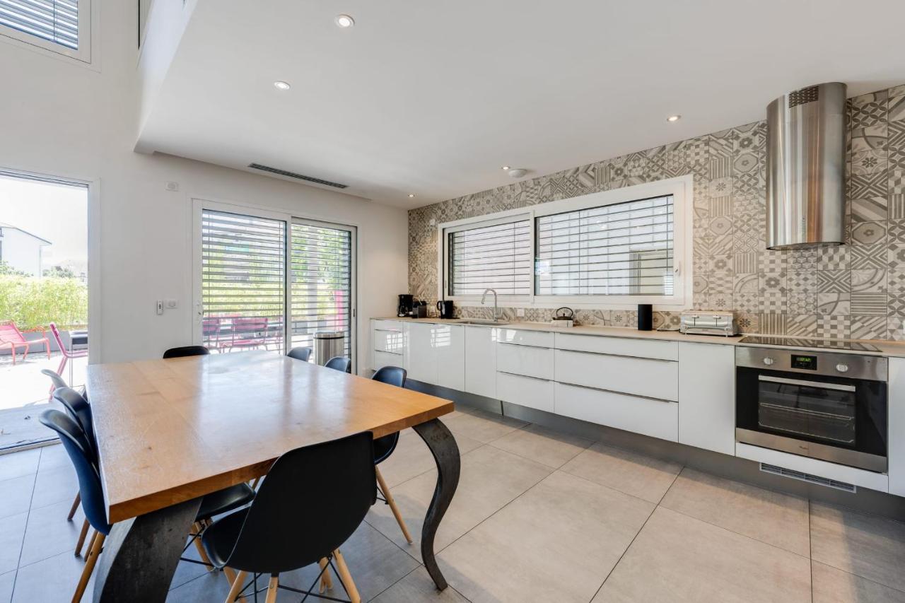 Le Kube - Appartements De Prestige Au Centre D'אנסי מראה חיצוני תמונה